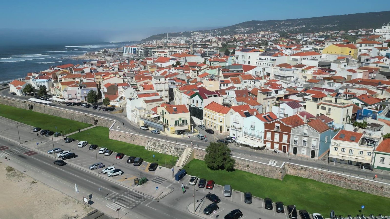 Seafront avenue and the old sea wall